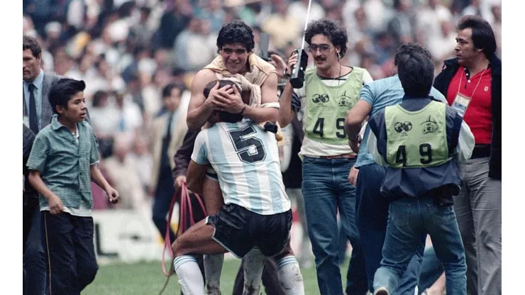 Diego y el 'Tata', en el Mundial 1986.