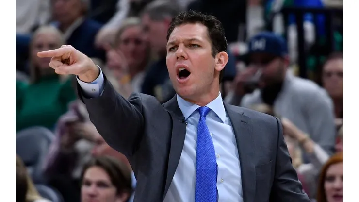 Luke Walton modificará el quinteto de los Lakers mientras vuelve LeBron James