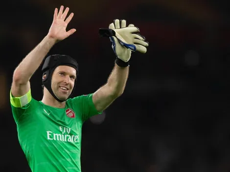 Petr Cech anunció su retiro y libera un cupo en Arsenal