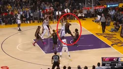 Kyle Kuzma se disfraza de Kobe Bryant con una terrible volcada