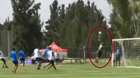 Acá estoy yo: Marcos Díaz brilló con sus atajadas en el primer entrenamiento de Boca