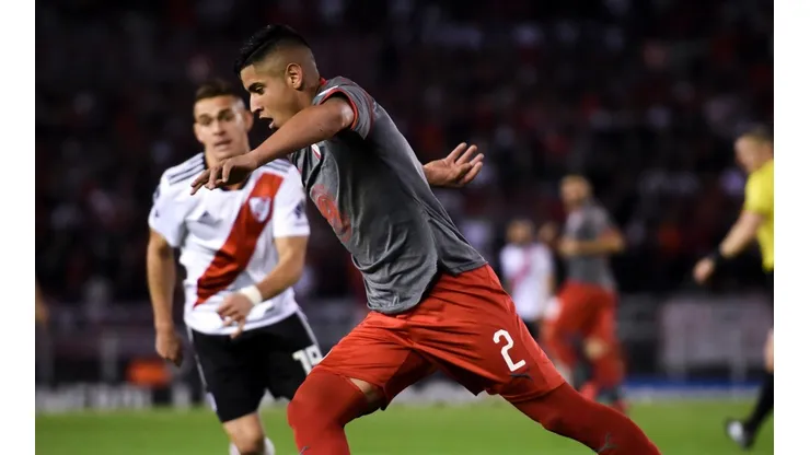 Alan Franco con la camiseta de Independiente.