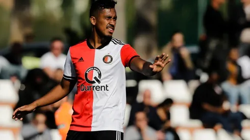 Renato Tapia deja Feyenoord y ya tiene nuevo club para soñar con un llamado de Gareca