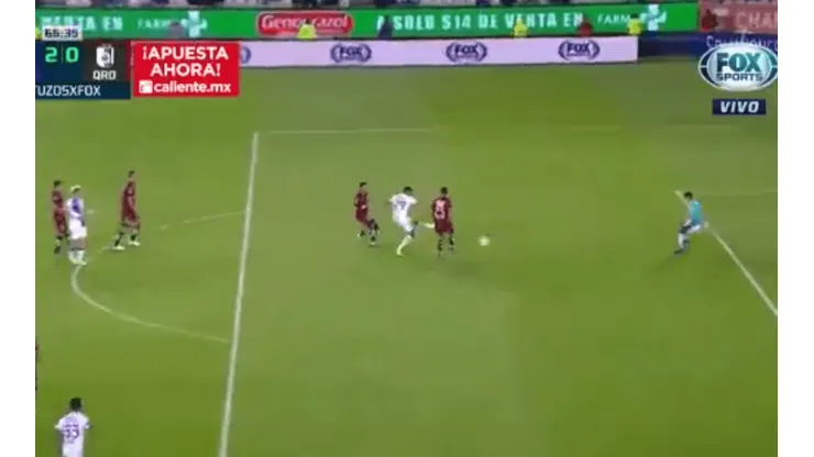 Lindo gol de Jara.