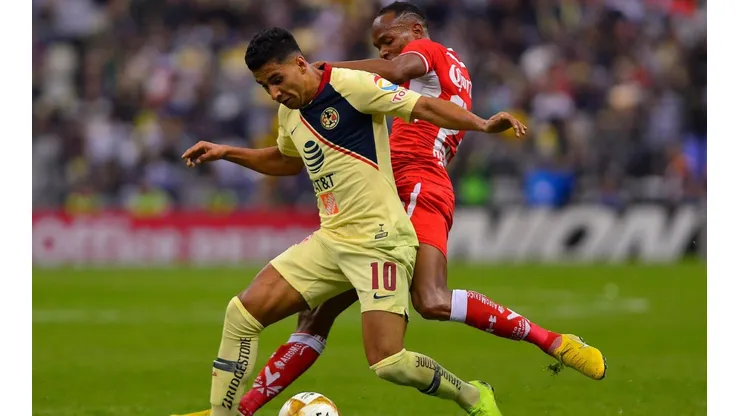 Cecilio Domínguez en un partido de América.