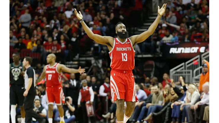 Récord: James Harden acumula 12 partidos con 40 o más puntos esta campaña