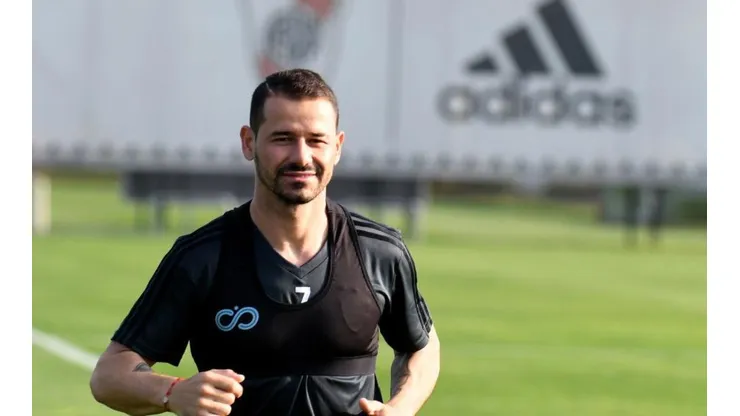 El ex Boca que le dio todo su apoyo a Mora: "No es lindo retirarse por una lesión"