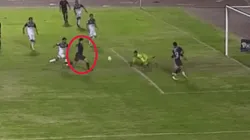 Godínez aprovechó que el portero la dejó "muerta" y estiró la ventaja de Chivas