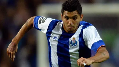 Magia pura de Tecatito, quiebre de cintura y gol de Porto