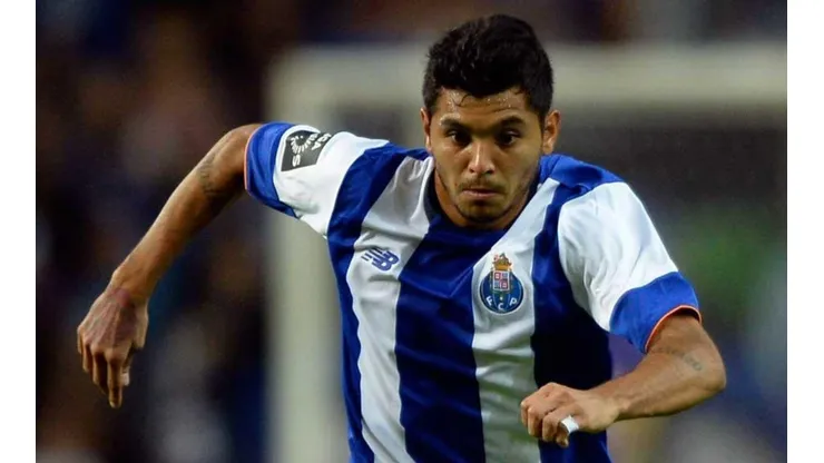 Magia pura de Tecatito, quiebre de cintura y gol de Porto