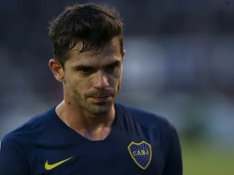 En Boca están sensibles: los hinchas aprovecharon el retiro de Mora para pegarle duro a Gago