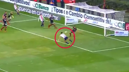 Pulido marcó el primer gol de Chivas en 2019 tras una buena combinación