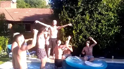 Unos hinchas de River cambiaron la letra de una conocida canción contra Boca y se hizo viral