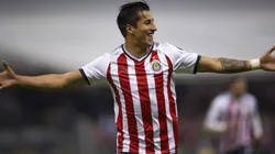 Cisneros volvió para Chivas tras 9 meses y debió salir al mediotiempo