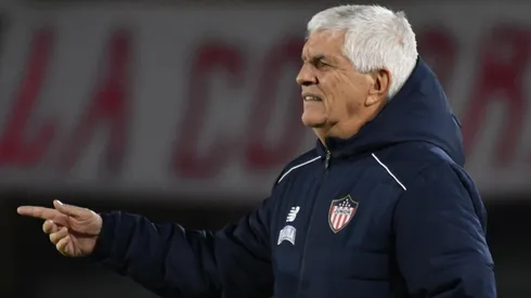 El ex DT de Junior confiesa que River "está decidido" a comprar un jugador del club