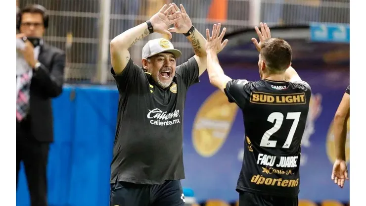 Maradona salió hoy del hospital pero mañana dará la charla con Dorados