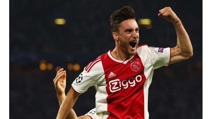 Más que merecido: Ajax homenajeó a Nicolás Tagliafico por cumplir un año en el club
