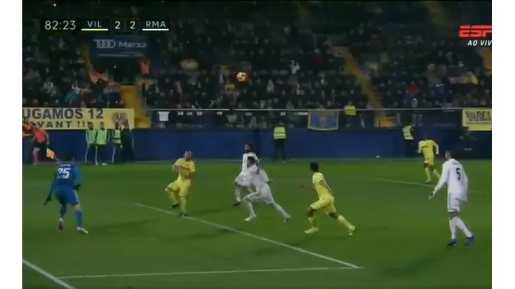 Cabezazo y caño a Courtois: Cazorla lo empató a los 82' ante Real Madrid