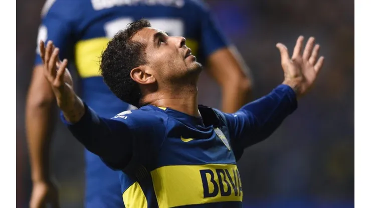 DE AZUL Y ORO. Edwin Cardona festeja uno de sus goles con Boca (Foto: Getty).