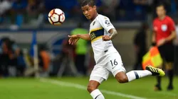 Barrios defendiendo la camiseta de Boca ante Cruzeiro.