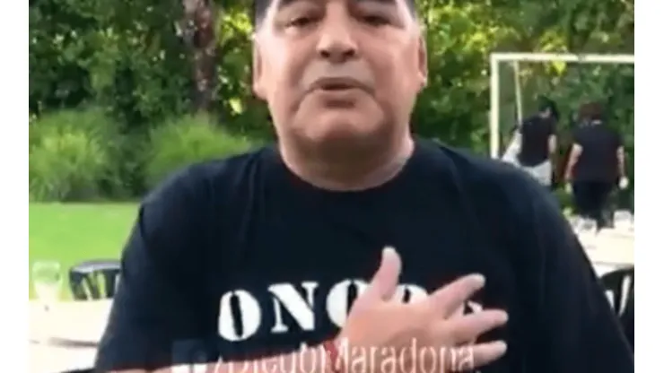 Maradona se quebró de la emoción en su saludo al pueblo argentino