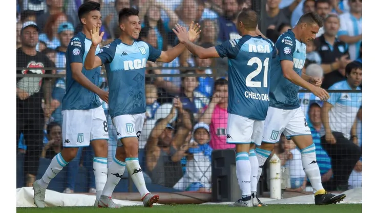Juega en Racing, cumplió años y se disfrazó de Sampaoli