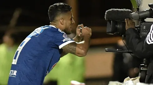 Carrillo se metió en el podio de los mejores goles de la Libertadores