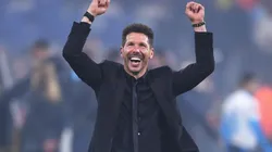 Simeone festejando la obtención de la Europa League.