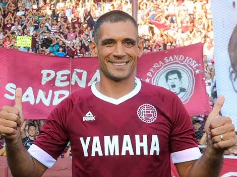 Sand volvió a Lanús y lo recibieron como a un dios