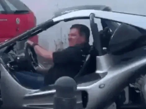 ¡Herrera llegó en su Piojomóvil!