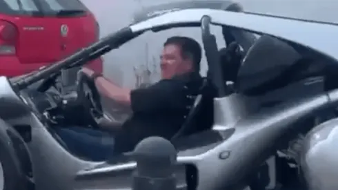 ¡Herrera llegó en su Piojomóvil!