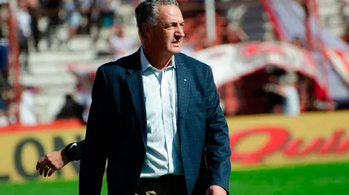 BUSCA REFUERZOS. Gustavo Alfaro apunta a dos puestos en el once de Boca.