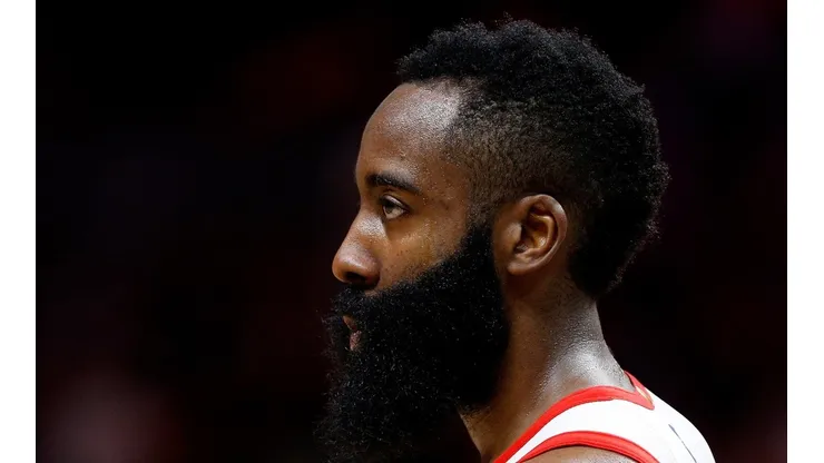 James Harden lleva a 70 niños de compras en navidad