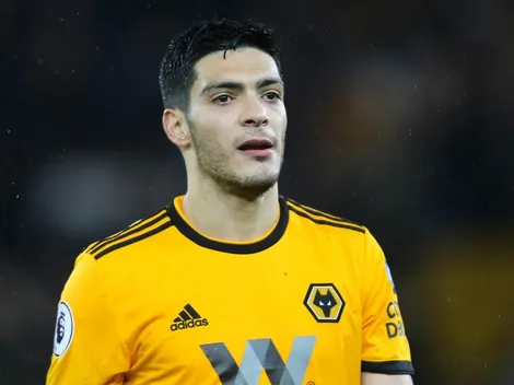 Terminó el partido y Raúl Jiménez no dudó en presumir su chilena en las redes