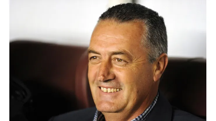 Alfaro, de no pasar nada raro, el nuevo entrenador de Boca