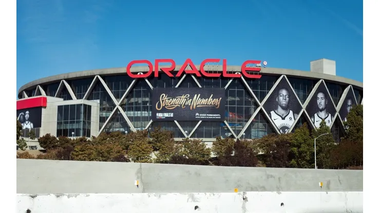 Fanáticos de los Warriors abandonan el partido antes de tiempo por paliza de los Lakers