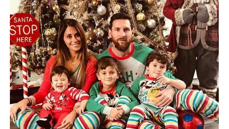 Antonella Roccuzzo y Messi vistieron a sus hijos para romperla en Navidad