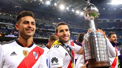 Martínez y Mayada con la Copa Libertadores.