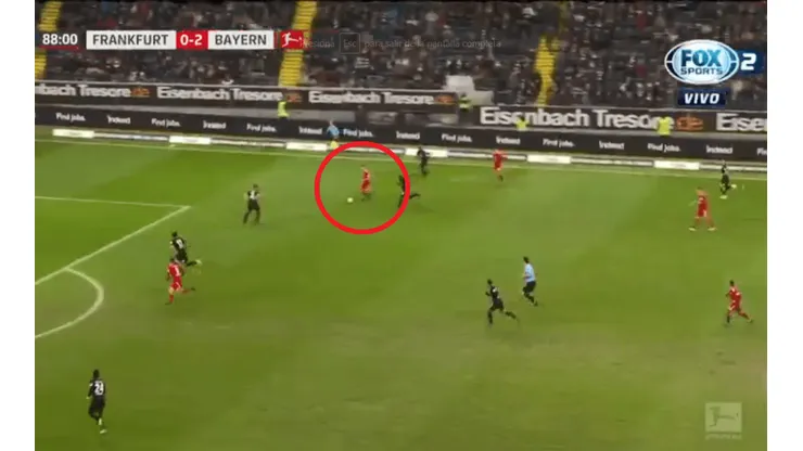 El golazo de Rafinha a Frankfurt