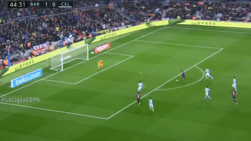 A Messi lo dejaron mano a mano y definió con mucha tranquilidad