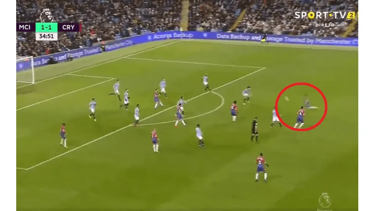 Ni Pavard se animó a tanto: el infernal golazo de volea de Townsend al City