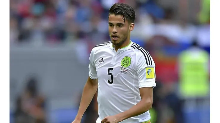 Reyes aconseja a los jóvenes que salgan de México rumbo a Europa