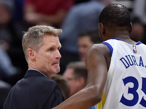 Steve Kerr y Kevin Durant tienen diferencias con respecto a los Warriors