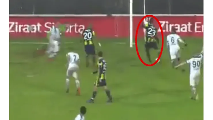 Reyes cerró la goleada de Fenerbahçe como visitante