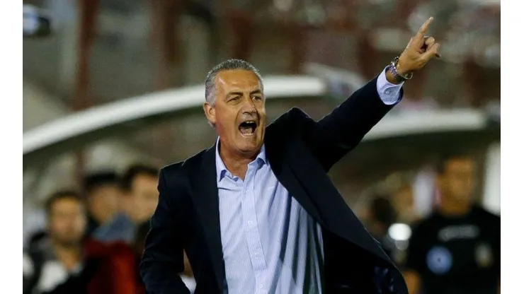 ¿A DÓNDE VA? Gustavo Alfaro suena para Boca y podría dejar Huracán (Foto: Getty).