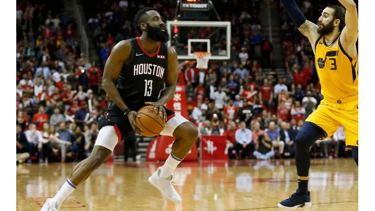 NBA admite que se equivocó con una polémica jugada de James Harden