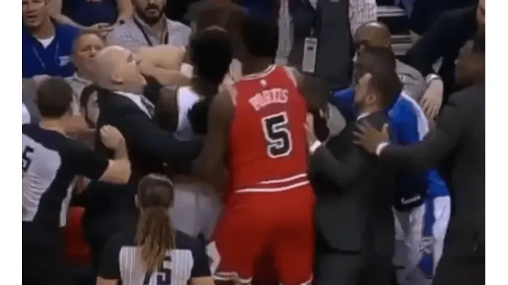 Video: Jugadores de Bulls y Thunder casi se van a las manos por un empujón a Westbrook
