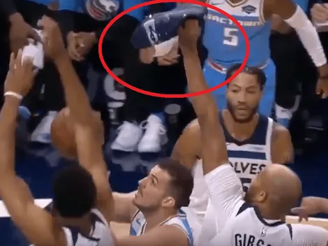 Taj Gibson bloquea un tiro... ¡Con su zapato en la mano!