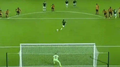Gol de penal de Chivas en el Mundial de Clubes.
