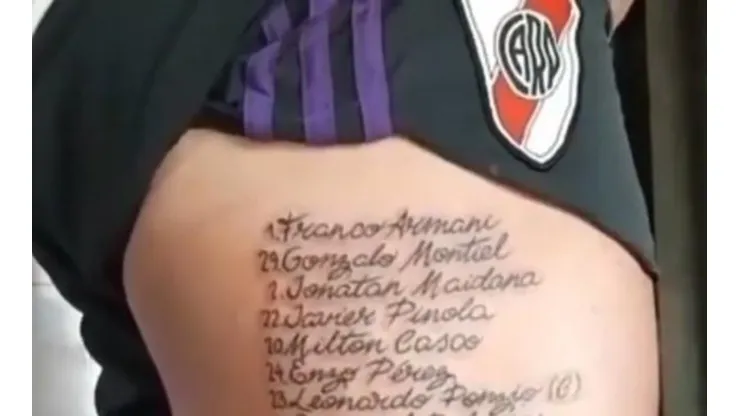 Hincha de River se tatuó el nombre de los 15 jugadores que le ganaron a Boca